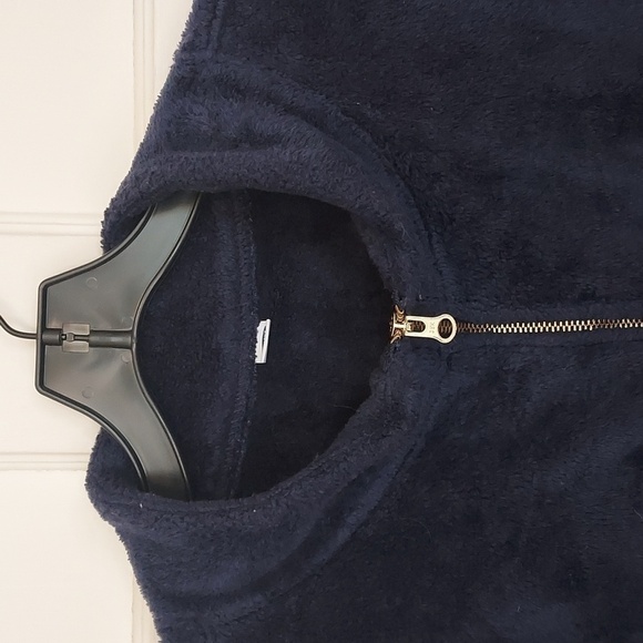 Old Navy Cropped Sherpa Half-Zip Sweatshirt - Picture 3 of 11